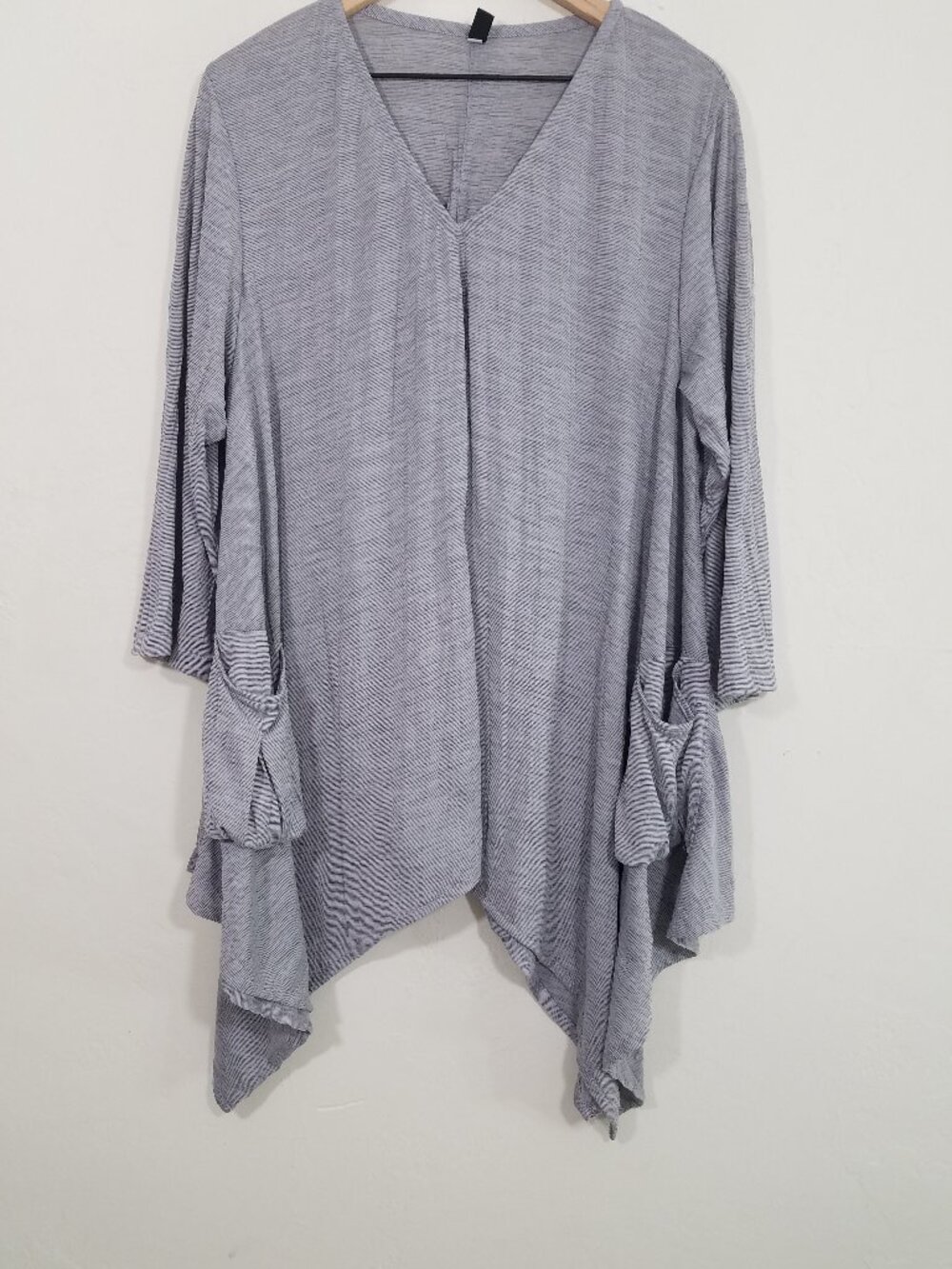 Dress To Kill Tunic Top One Size Lagenlook Asymmetrical with Pockets Gray